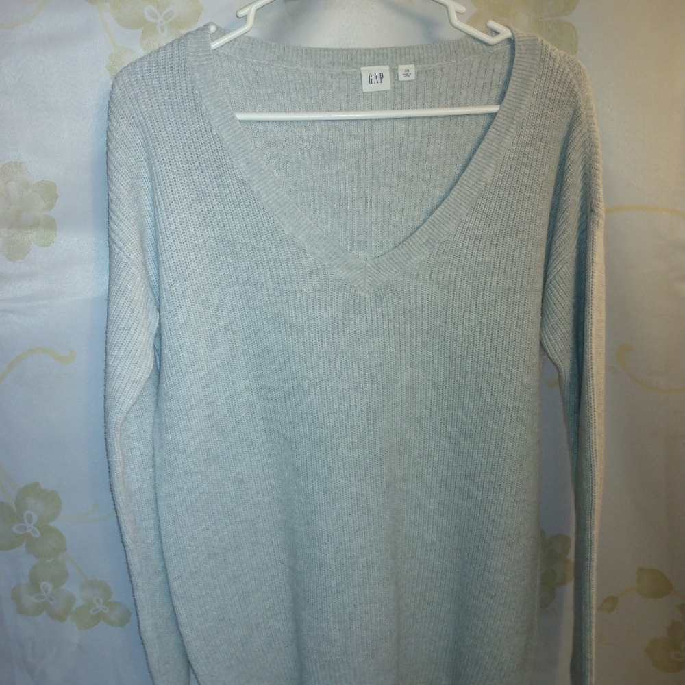 Women's Gap XS SWEATER gray v-neck cozy